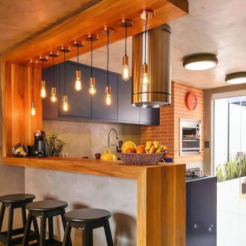 Designing a Warm Wood Kitchen Bar Without Closing the Room