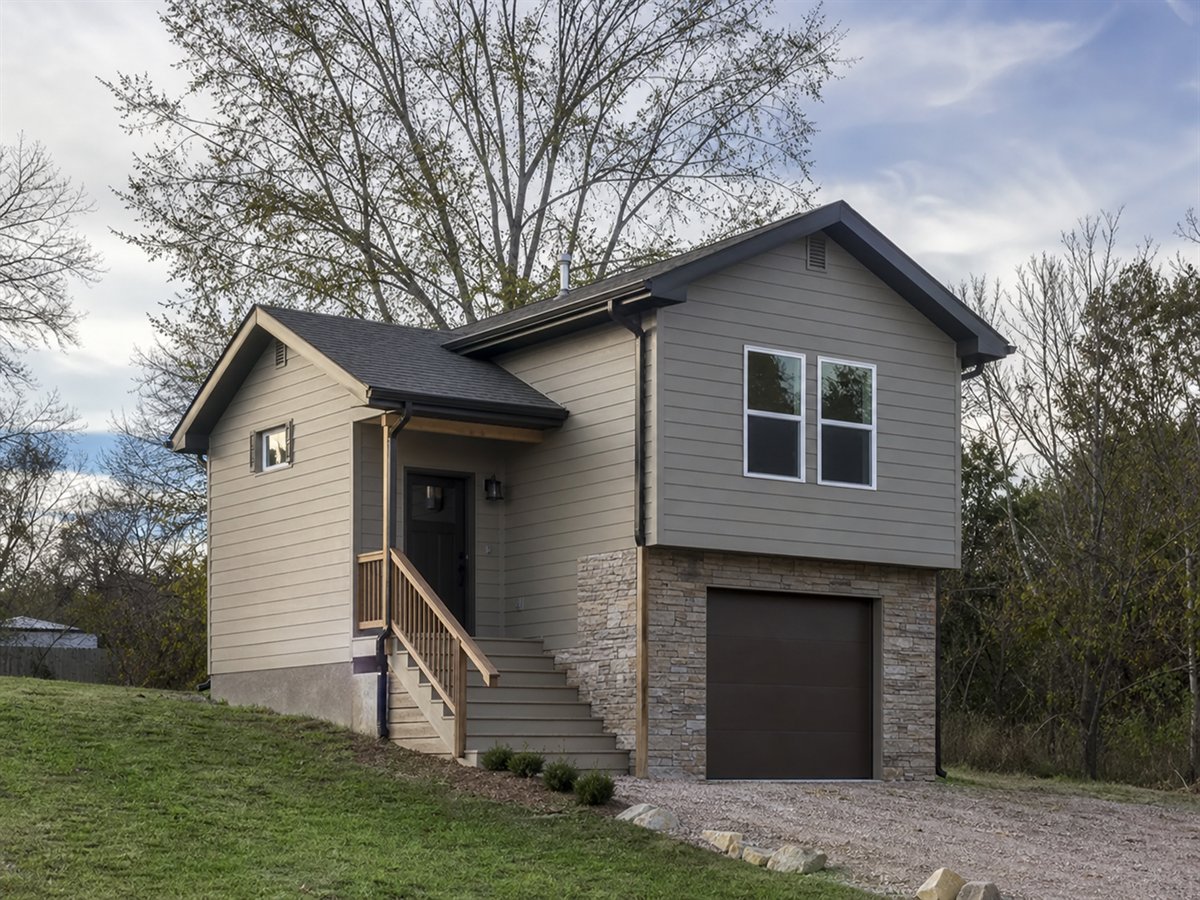 Slope Garage Cottage 657, a conceptual 657-square-foot garage-under small home with a $95,625 construction target
