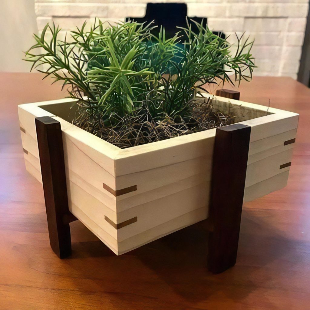 Build a Planter Box With an Integrated Trellis project photo 2
