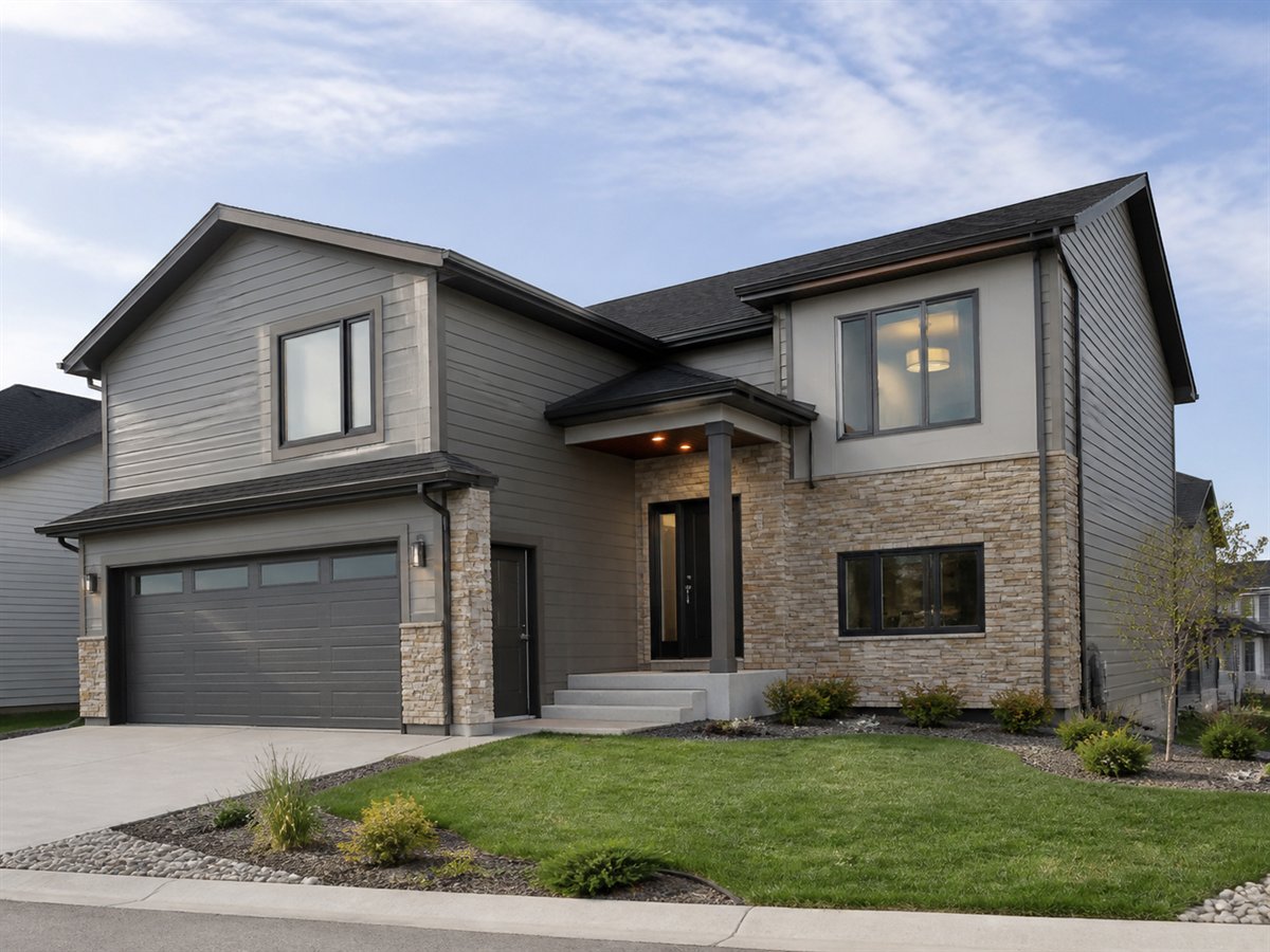 Clearview Split Narrow-Lot 2395, a conceptual 2395-square-foot contemporary split-level family home with a $380,300 construction target